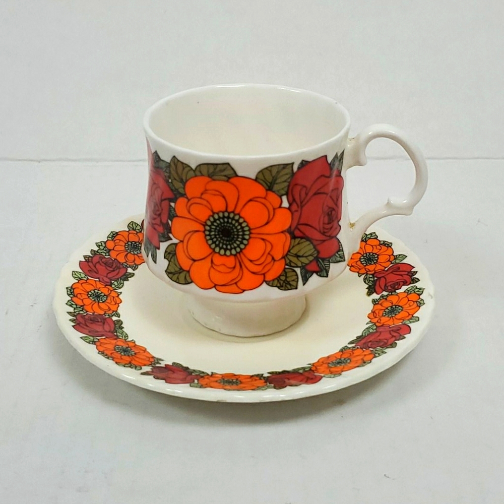 Vintage Elizabethan Fine Bone China England Tea Cup Plates Porcelain